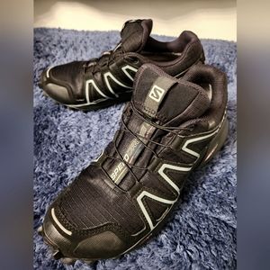 Salomon Speedcross 4 GTX Women's size 7.5 Trail running shoes.